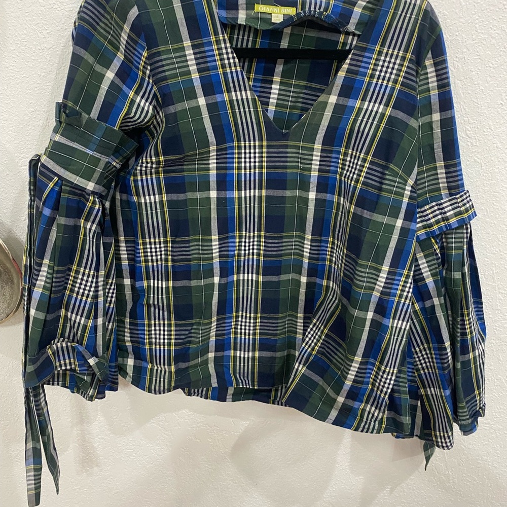 Gianni Bini Multicolor Plaid V-Neck Blouse